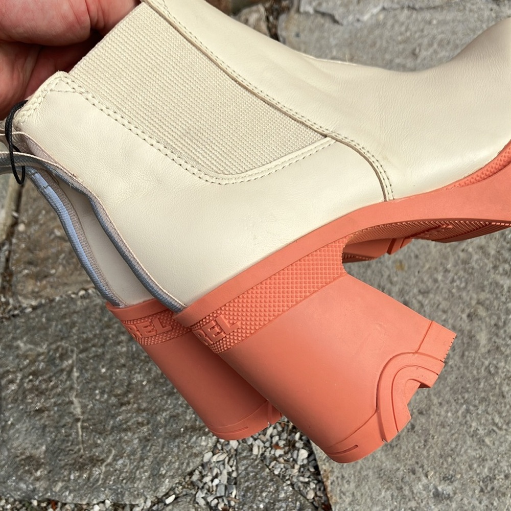 SOREL Women's Brex Heel Chelsea Boots. - Picture 13 of 17